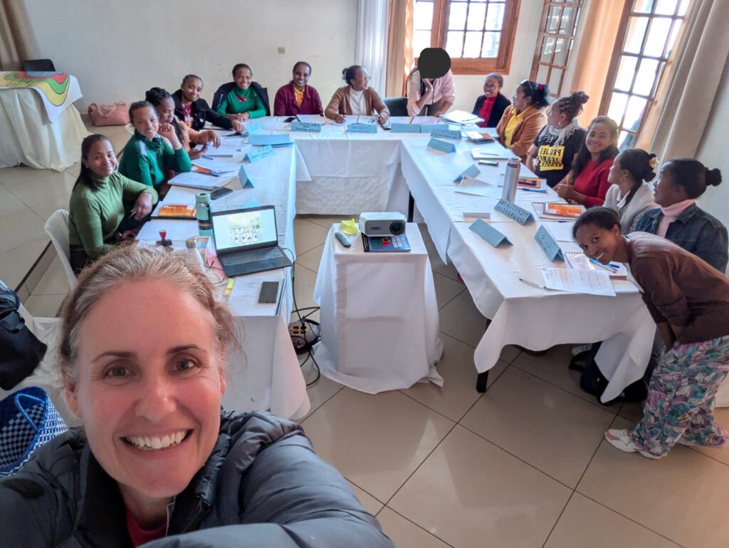 Leadership coaching for women in Madagascar – live workshop with Project Jeune Leader educators