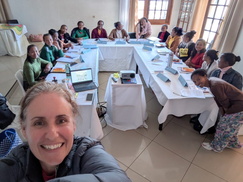 Leadership coaching for women in Madagascar – live workshop with Project Jeune Leader educators